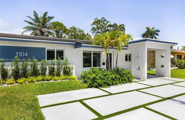 1104 N 13th Ter photos photos