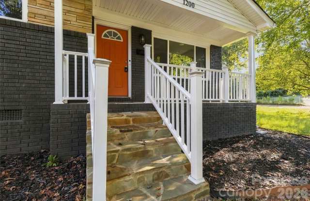 1200 Weststone Drive Gallery 3
