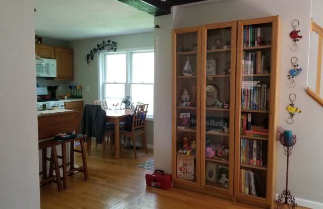 Pristine Single-Family Home on the South Side Gallery 1