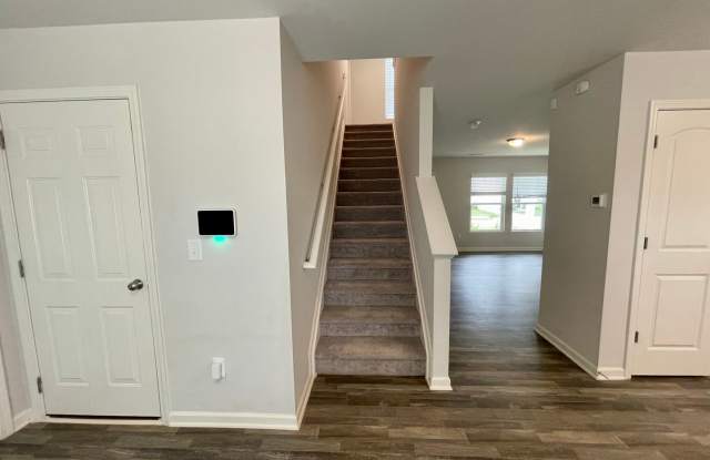 Beautiful 3 Bed 2.5 Bath home in Greensboro! 3818 Miller Dr photos photos