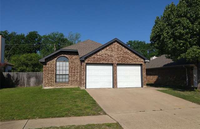 5704 Congressional Drive - 5704 Congressional Drive, Arlington, TX 76018