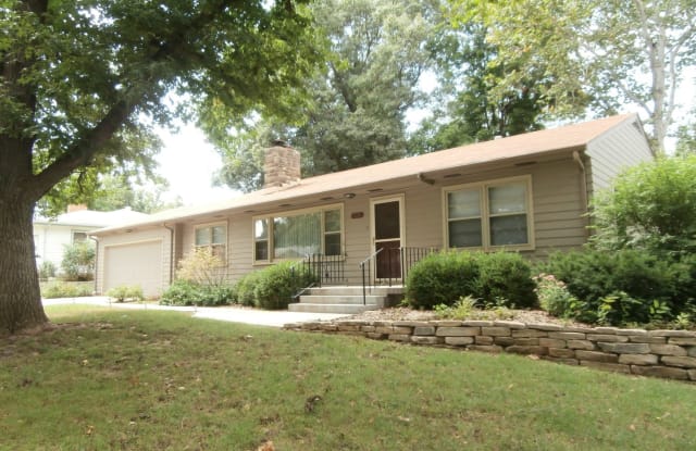 715 Elling - 715 Elling Drive, Manhattan, KS 66502