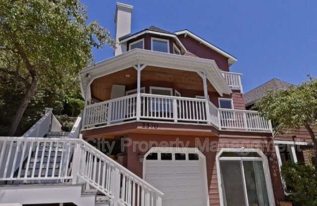 2570 Lillie Avenue photos photos