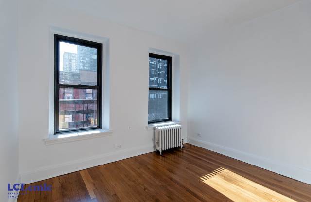 211 E 88th St # 5FW photos photos