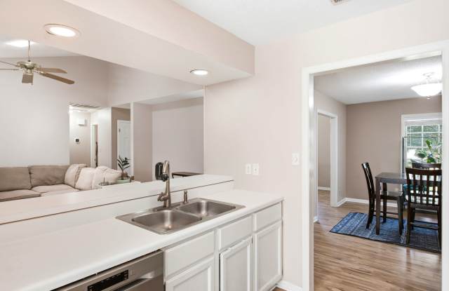 4718 Crosswinds Drive Gallery 2