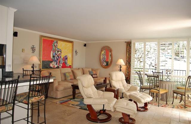 909 Coast Boulevard Gallery 3