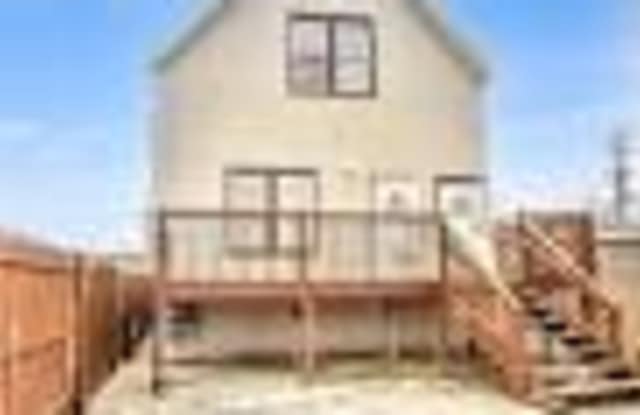 5005 West Chicago Avenue Gallery 1