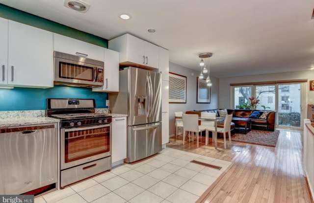 225 G Street SW Gallery 3