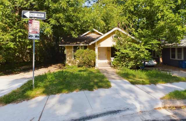 2818 Salado St photos photos