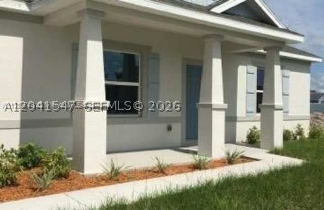 2240 SW Lawrence St photos photos