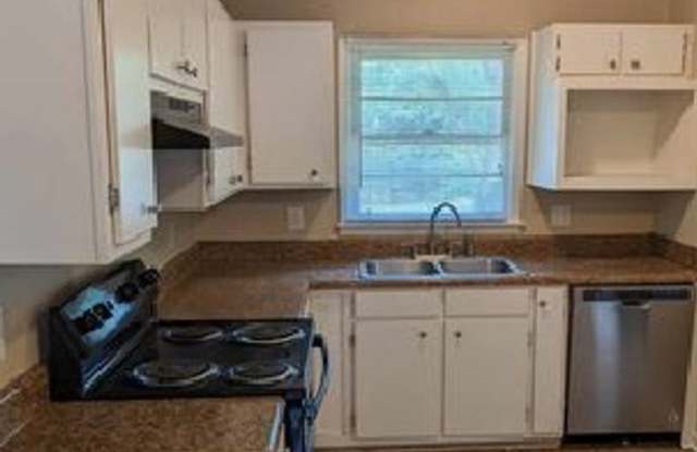 2213 Glen Iris Road, NW Gallery 4