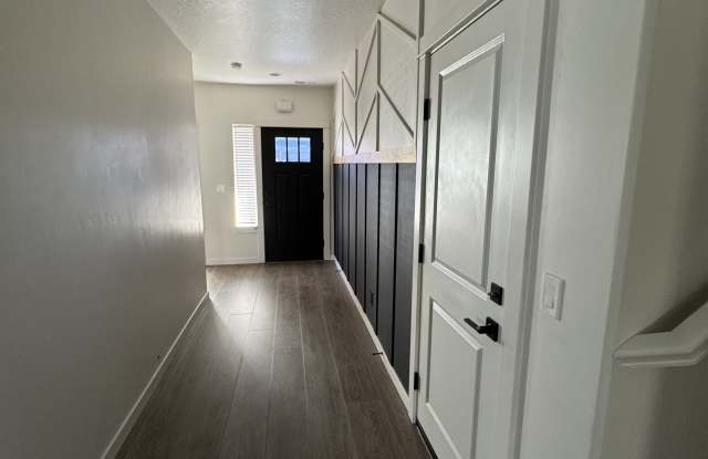 10624 West Daylily Avenue Gallery 2
