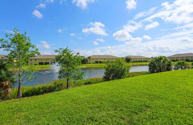 ***BEAUTIFUL LAKEFRONT*** TOWNHOME IN THE VISTAS AT HERITAGE BAY***NORTH NAPLES***ANNUAL RENTAL*** Gallery 4