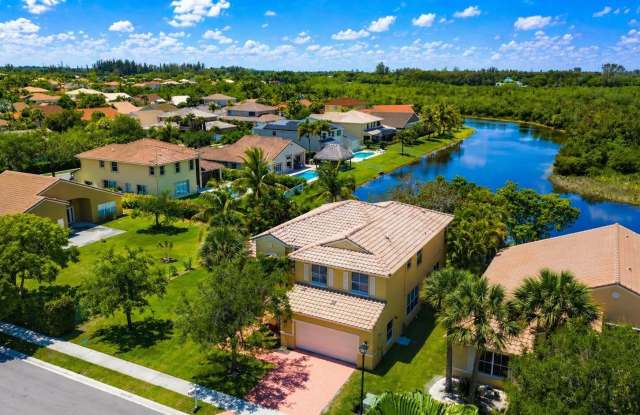 740 SW 191st Avenue photos photos