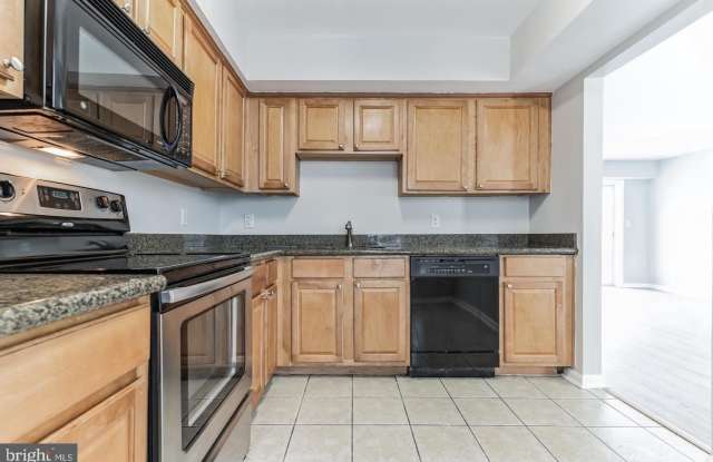 3179 SUMMIT SQUARE Drive Gallery 4