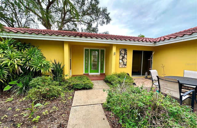 1883 RIVIERA CIRCLE Gallery 3