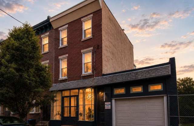 108 RICHMOND Street Gallery 1