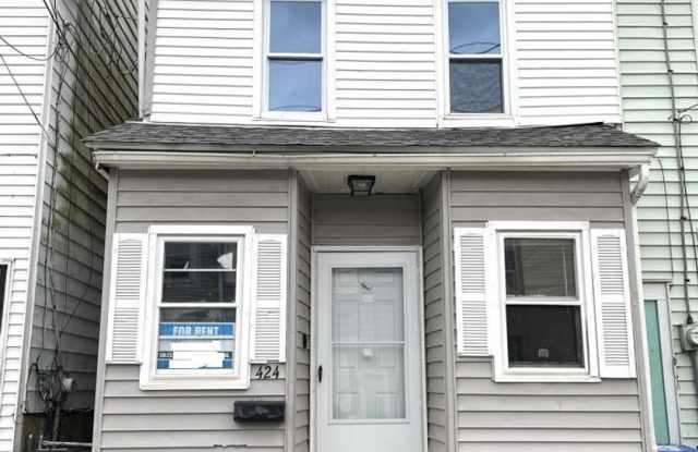 3 Bedroom 1.5 Bathroom Home. photos photos 3 Bedroom 1.5 Bathroom Home. photos photos