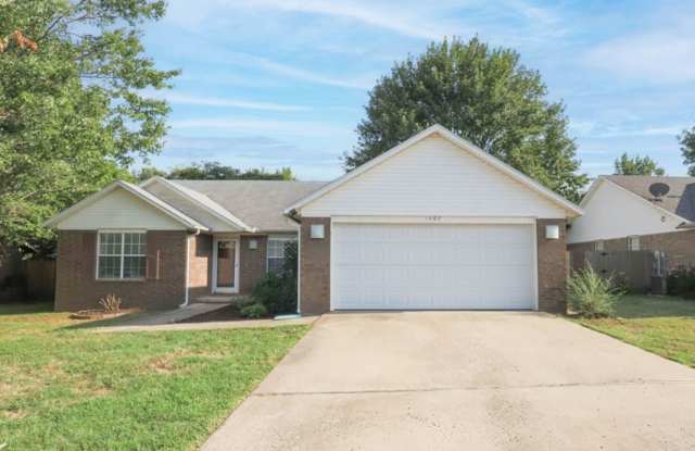 BEAUTIFUL 3 Bedroom 2 Full bath home located in Bentonville!!!! photos photos