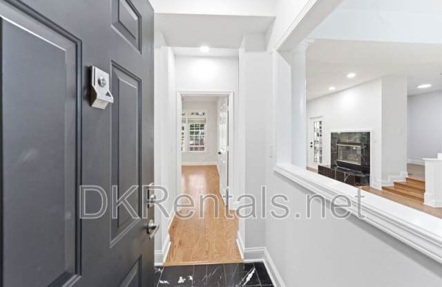 220 Renaissance Pkwy NE photos photos