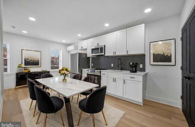 1911 W HUNTING PARK Avenue photos photos