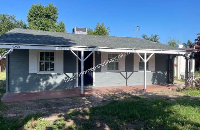 Nice Front House In The City Of San Bernardino photos photos