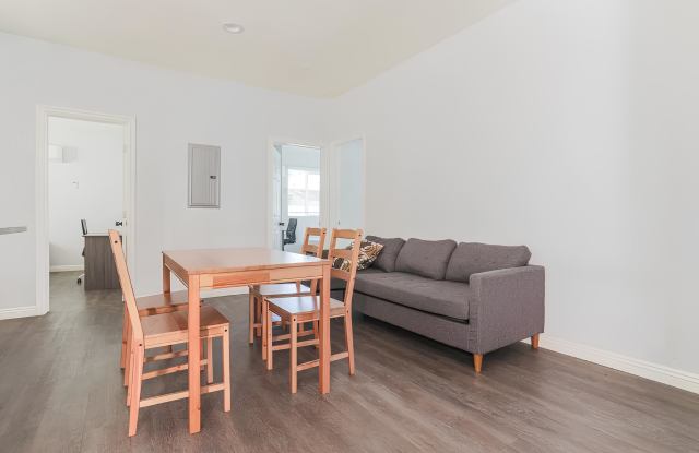 1168 W 24th St - 1168 West 24th Street, Los Angeles, CA 90007