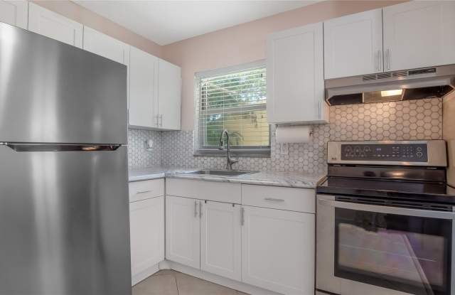 5186 NE 6th Avenue photos photos