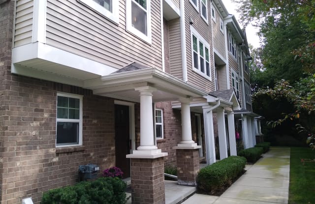 1051 N Sherman Dr Unit B - 1051 N Sherman Dr, Royal Oak, MI 48067