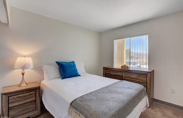 Siegel Suites - Boulder 2 - 3625 Boulder Highway, Sunrise Manor, NV 89121
