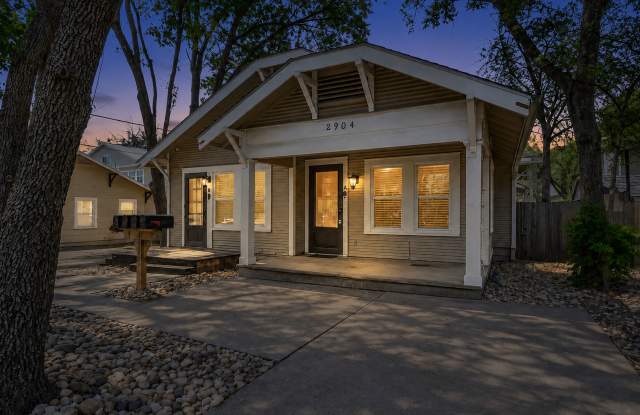 2904 Pearl #A - Very nice 2 bed 1 bath home in West Campus photos photos 2904 Pearl #A - Very nice 2 bed 1 bath home in West Campus photos photos