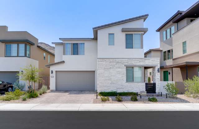 Stylish 4 Bed Home with Loft and Downstairs Suite in 89148 photos photos