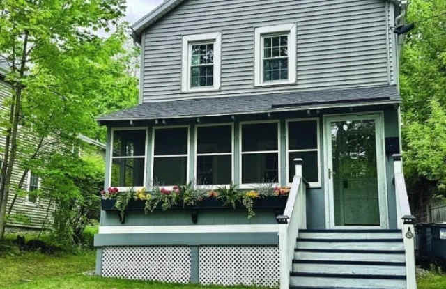 247 Maple Avenue Gallery 1