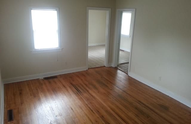 122 Green Acres Ave. Gallery 3