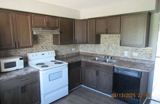 7713 Woodward Avenue photos photos