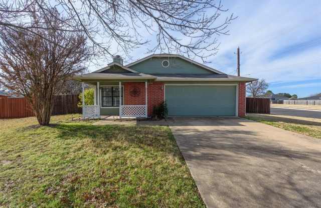 421 Meng Circle - 421 Meng Circle, Denton, TX 76209