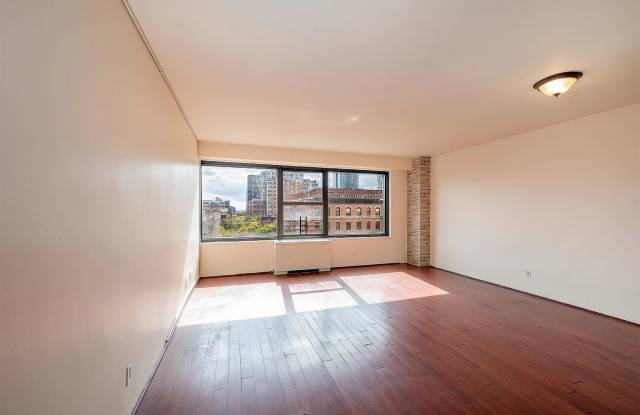 135 Montgomery St Apt 7D - 135 Montgomery Street, Jersey City, NJ 07302
