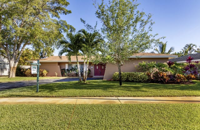 721 Pelican Way - 721 Pelican Way, North Palm Beach, FL 33408