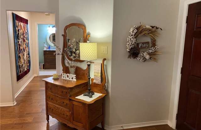 1318 Wilshire Court Gallery 2