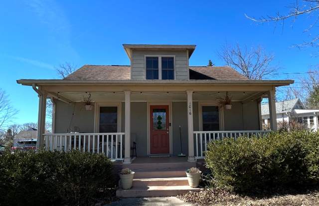 Spacious 4BR Home – Walk to Virginia Tech & Downtown Blacksburg Gallery 1