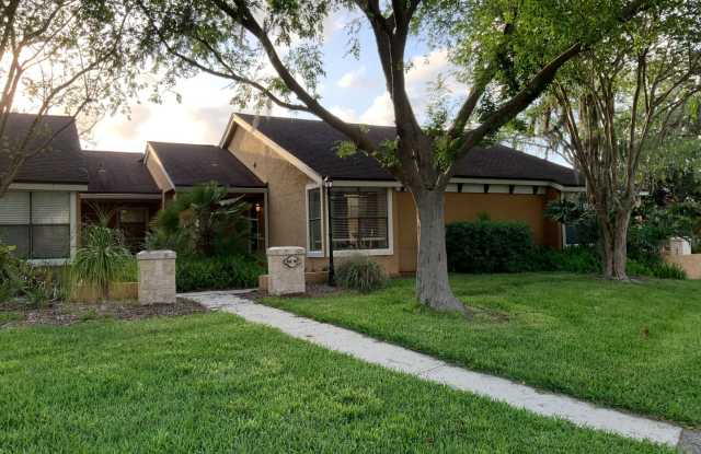 Welcome to Summer House! - 917 Shoreline Circle, Sawgrass, FL 32082