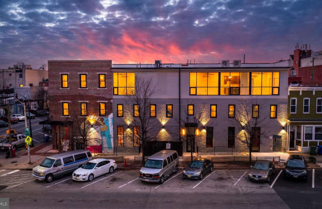 400 S CONKLING Street unit: 3 photos photos