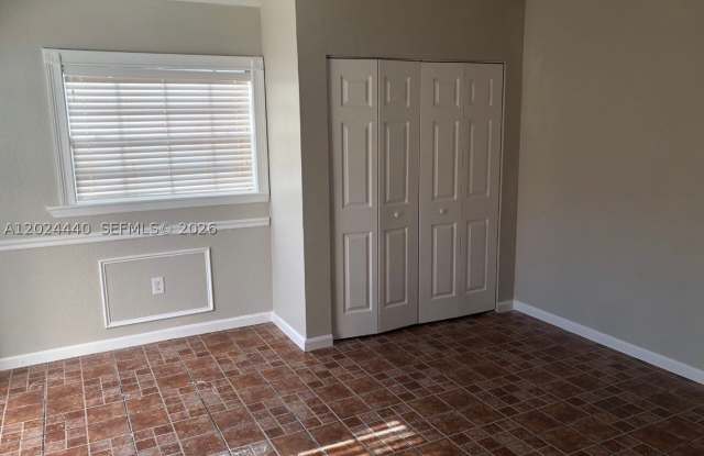 17649 SW 142nd Ct Gallery 2