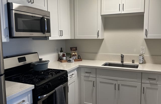 Newport Seacrest Apartments Gallery 3
