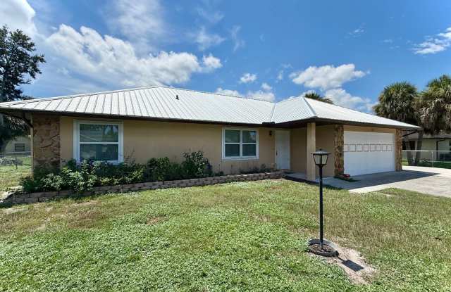 Available monthly Rental  2026 in heart of Sebastian Gallery 3