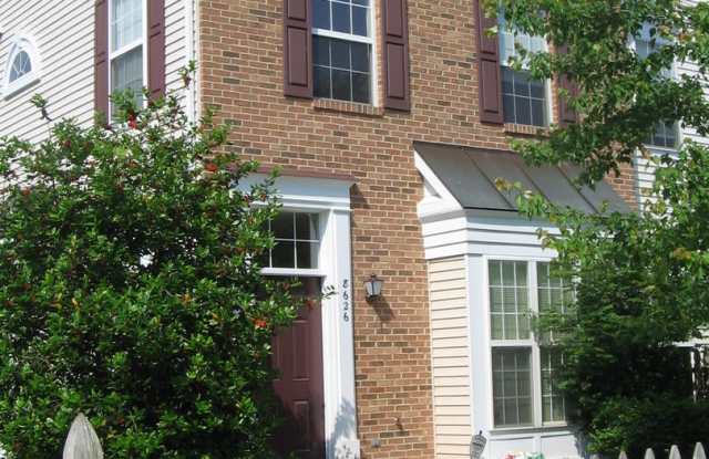 Odenton, 3 level twhs, end unit, Master suite with fire place photos photos