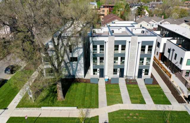 Sophisticated & Modern 3Bedroom -Rowhouse--Cherry Creek Living at Its Finest! Available Now! Gallery 1