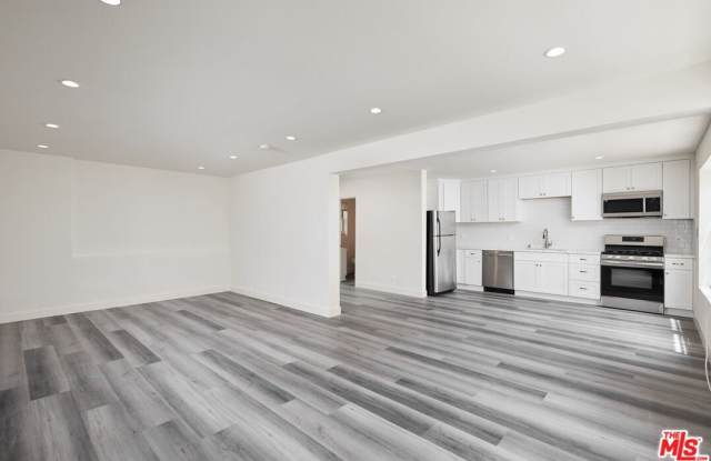 1151 Horn Ave photos photos