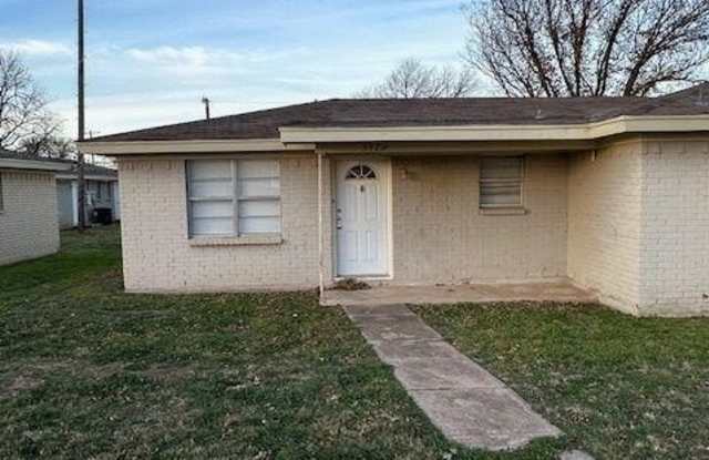 332 Waters Street - 332 Waters Street, Moran, TX 76464