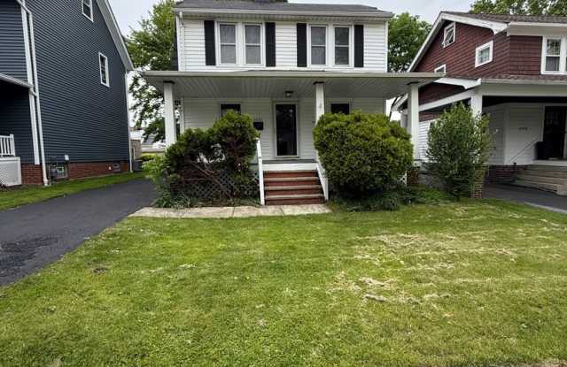 Charming 3 Bedroom 2 Bath Home in South Euclid photos photos